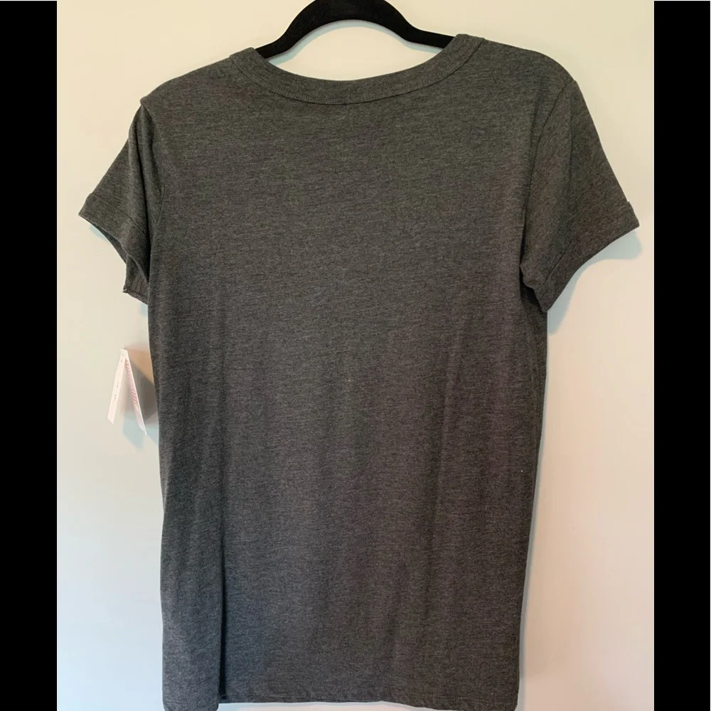 NWT LuLaRoe Liv Christmas Tee Shirt - Picture 2 of 6